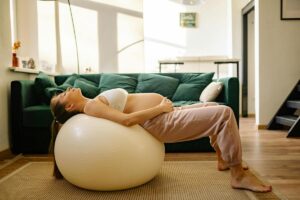 Les bienfaits du yoga prénatal : positions et techniques